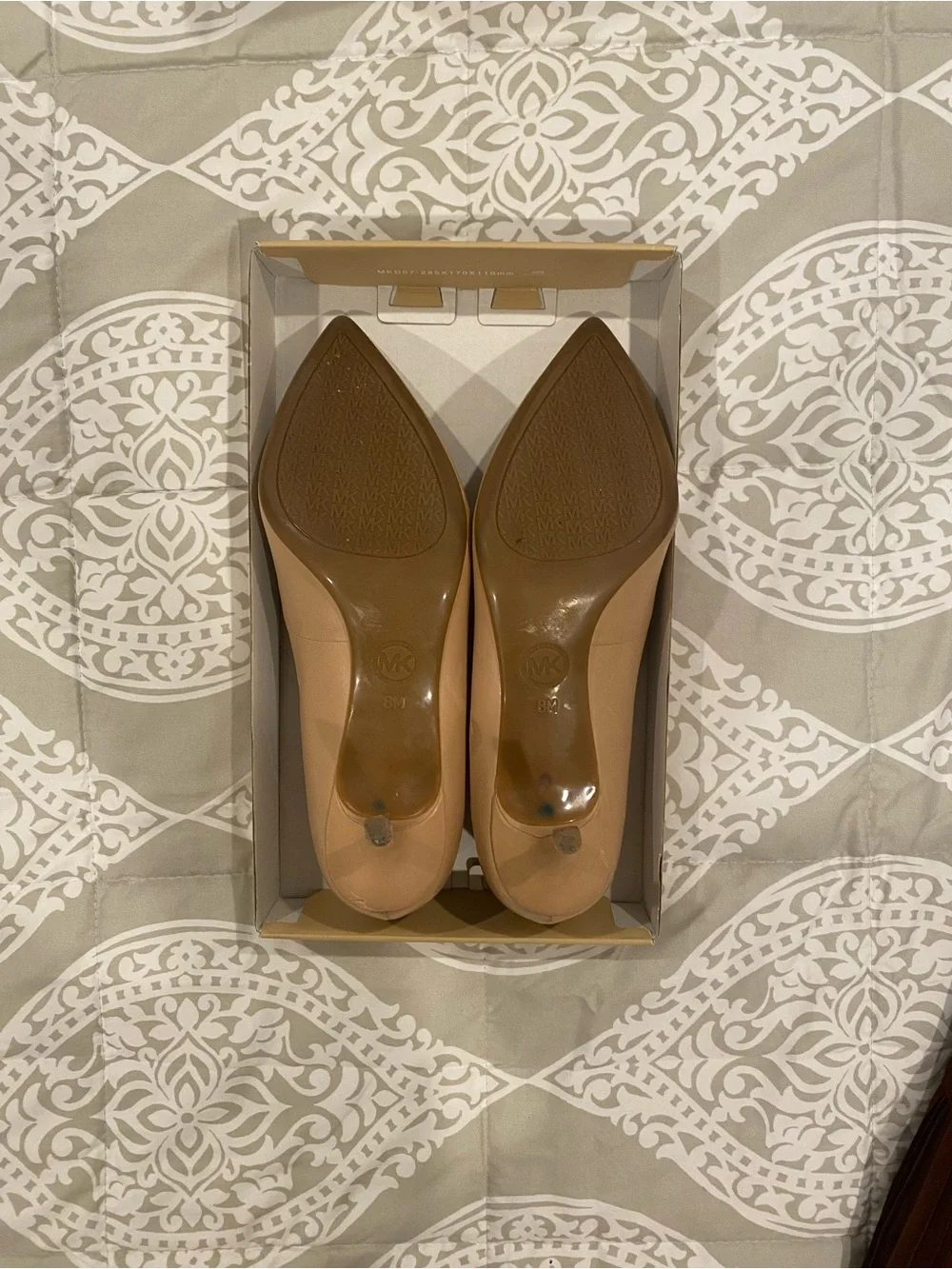 *Used* Michael Kors Kitten Heel Flex Pumps. Heavily Discounted